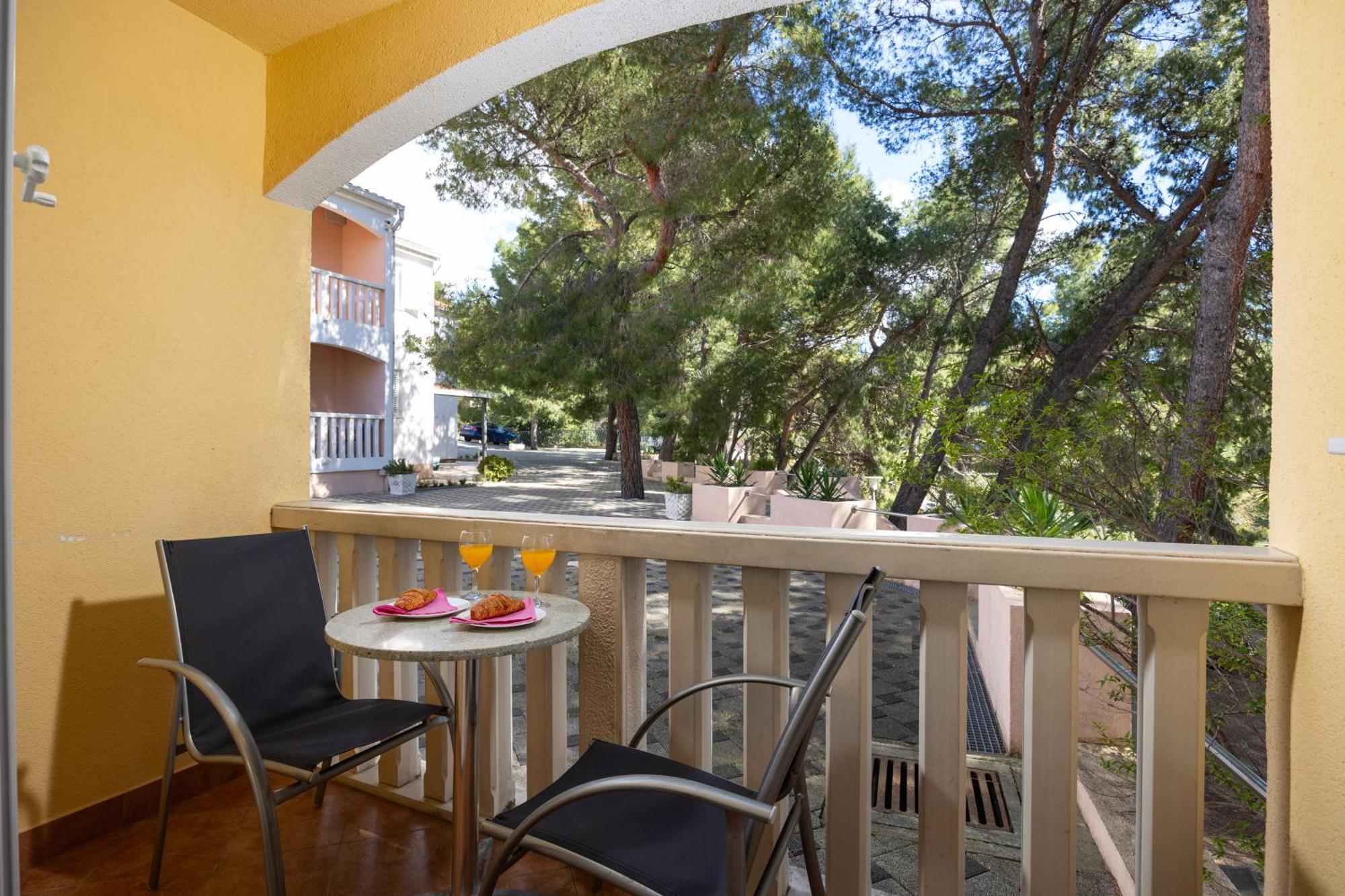 Premium Apartments - Lavica Beach Podstrana Exterior photo